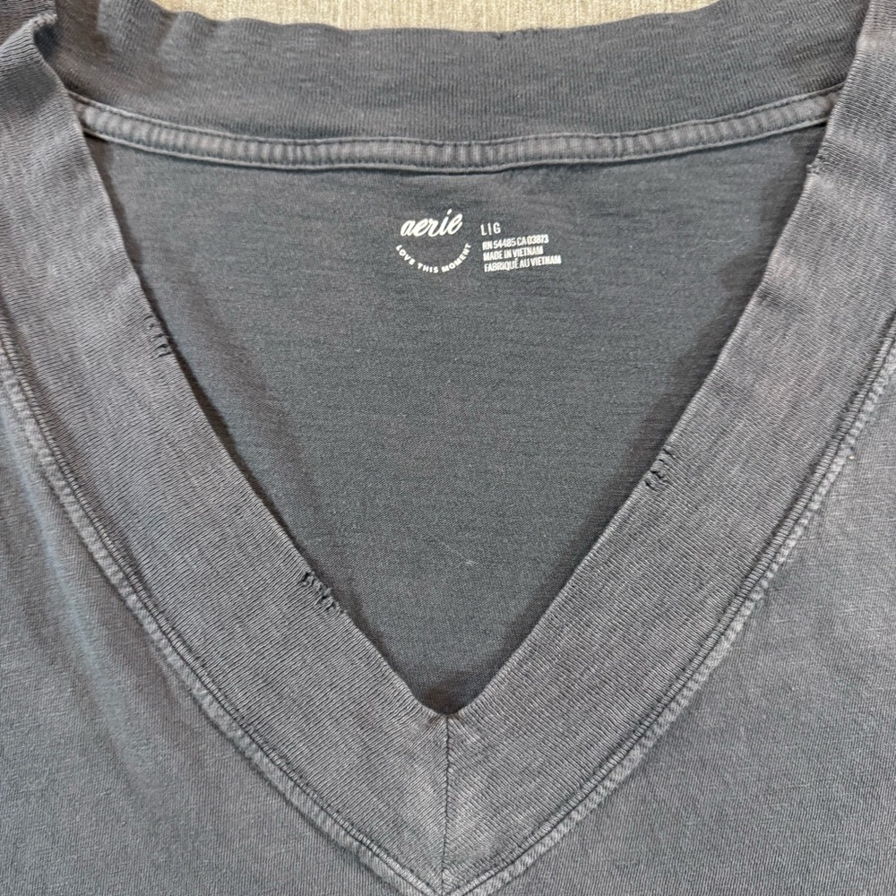 Aerie Women's OVERSIZED Large Dark Grey V Neck Short Sleeve Basic T Shirt Gray - Picture 2 of 6